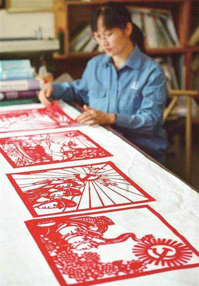 夏天穿什么料子的衣服最凉快？哪种面料的衣服容易中暑呢？